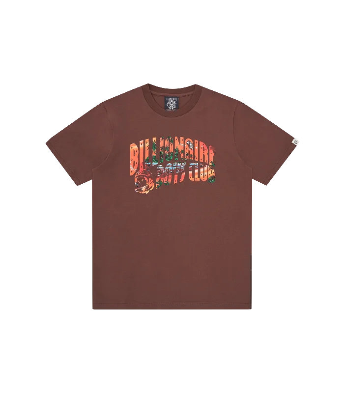 TROPICAL ISLAND FILL ARCH LOGO T-SHIRT - BROWN